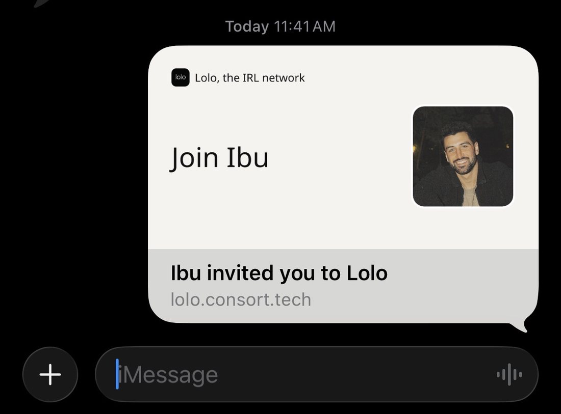 A personalized Lolo invitation preview in iMessage showing the inviter's name and profile photo.